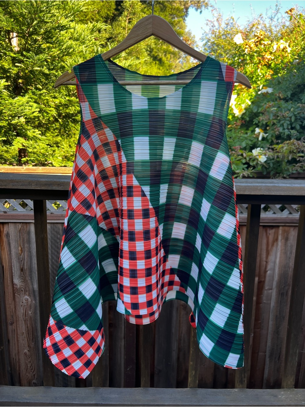 Pleated Sleeveless Flowy Top in Green, Red, White